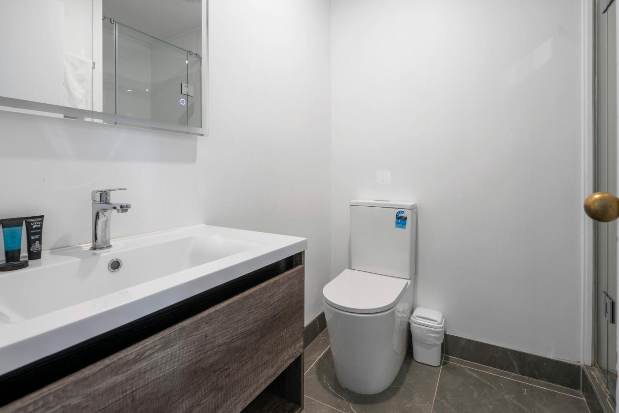 Auckland Airport Easy Hotel Exterior photo